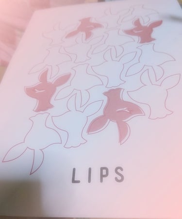 LIPSから、プレゼントで頂きました
ビオレのメイクの上からリフレッシュシート2です!!

～使い方～
メイクした後や、テカリが気になる時に、そっと押さえるようにポンポンする

～使用感～
・香り︰アク