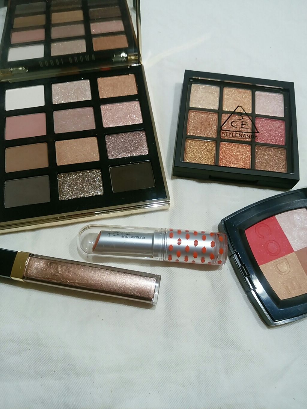 ホリデイ ヌード ドラマ アイ パレット/BOBBI BROWN/アイシャドウパレットを使ったクチコミ（1枚目）