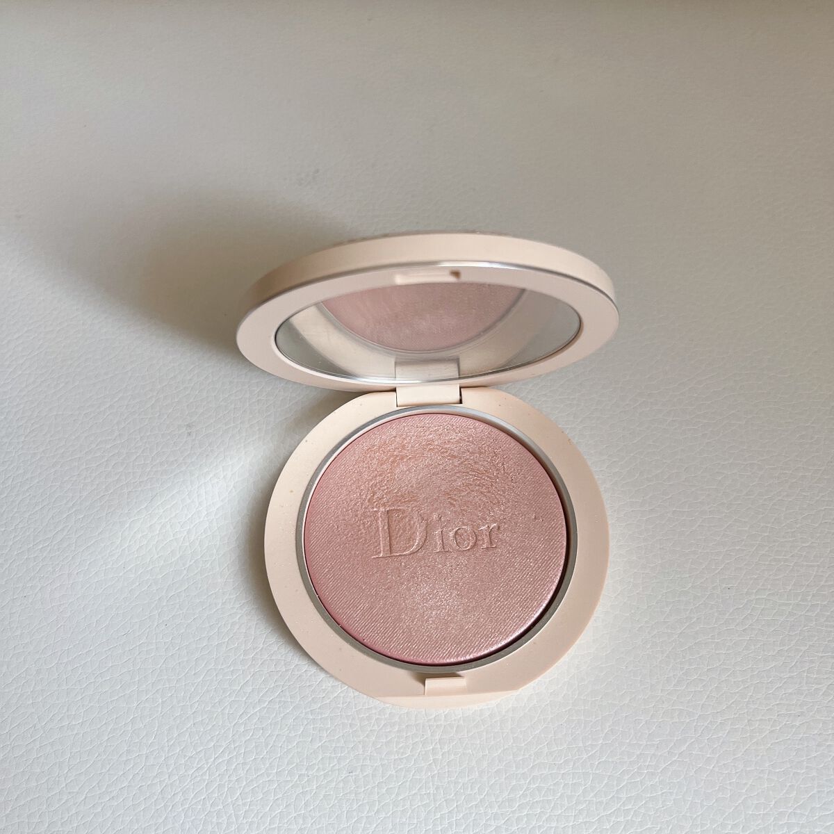 ディオールスキン フォーエヴァー クチュール ルミナイザー/Dior/プレストパウダーを使ったクチコミ(3枚目)