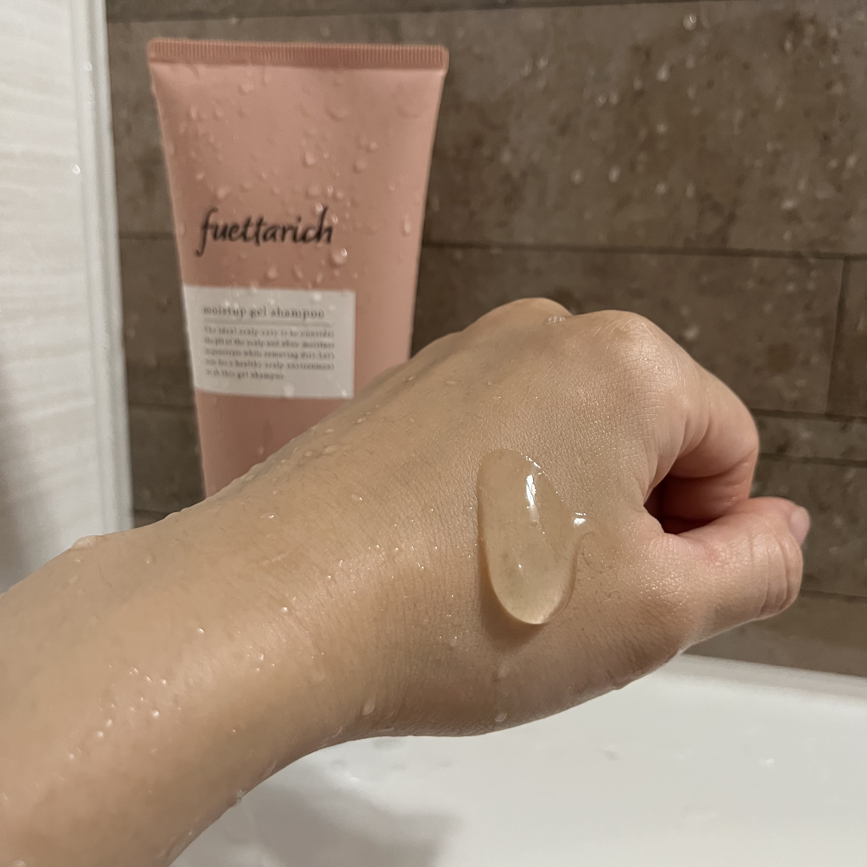 モイストアップ ジェル シャンプー/トリートメント/fuettarich (フエッタリッチ)/サロンシャンプーを使ったクチコミ（3枚目）