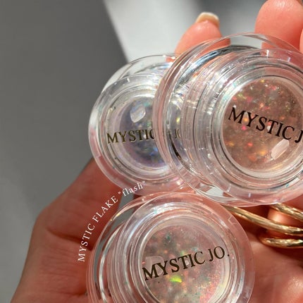 sato 🕊 self nail🫧🤍 on LIPS 「キラキラflashネイルMYSTICJO.のflashフレーク..」(6枚目)