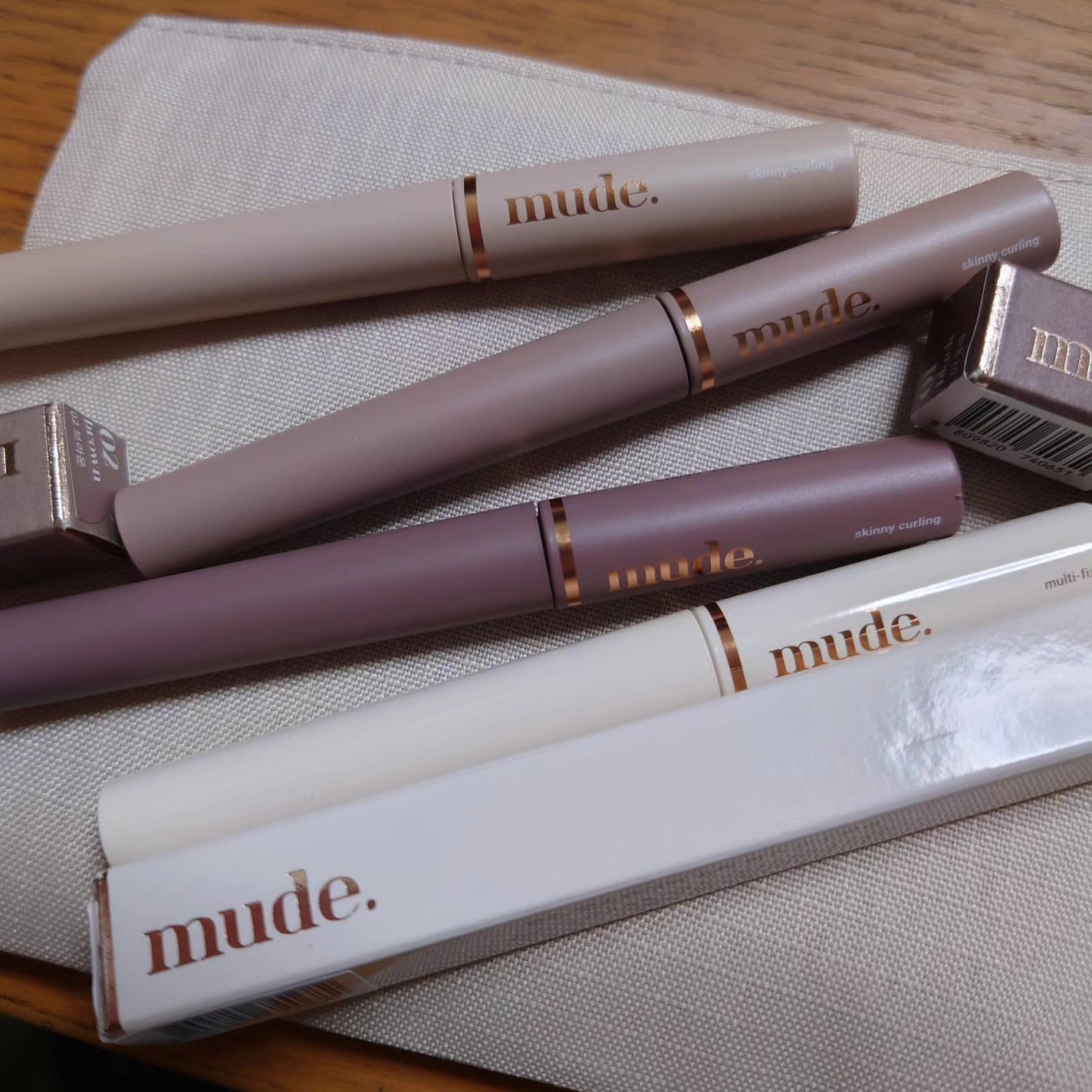 美容好きナースまりる on LIPS 「mude(ミュード)インスパイアスキニーカーリングマスカラ人気..」(1枚目)