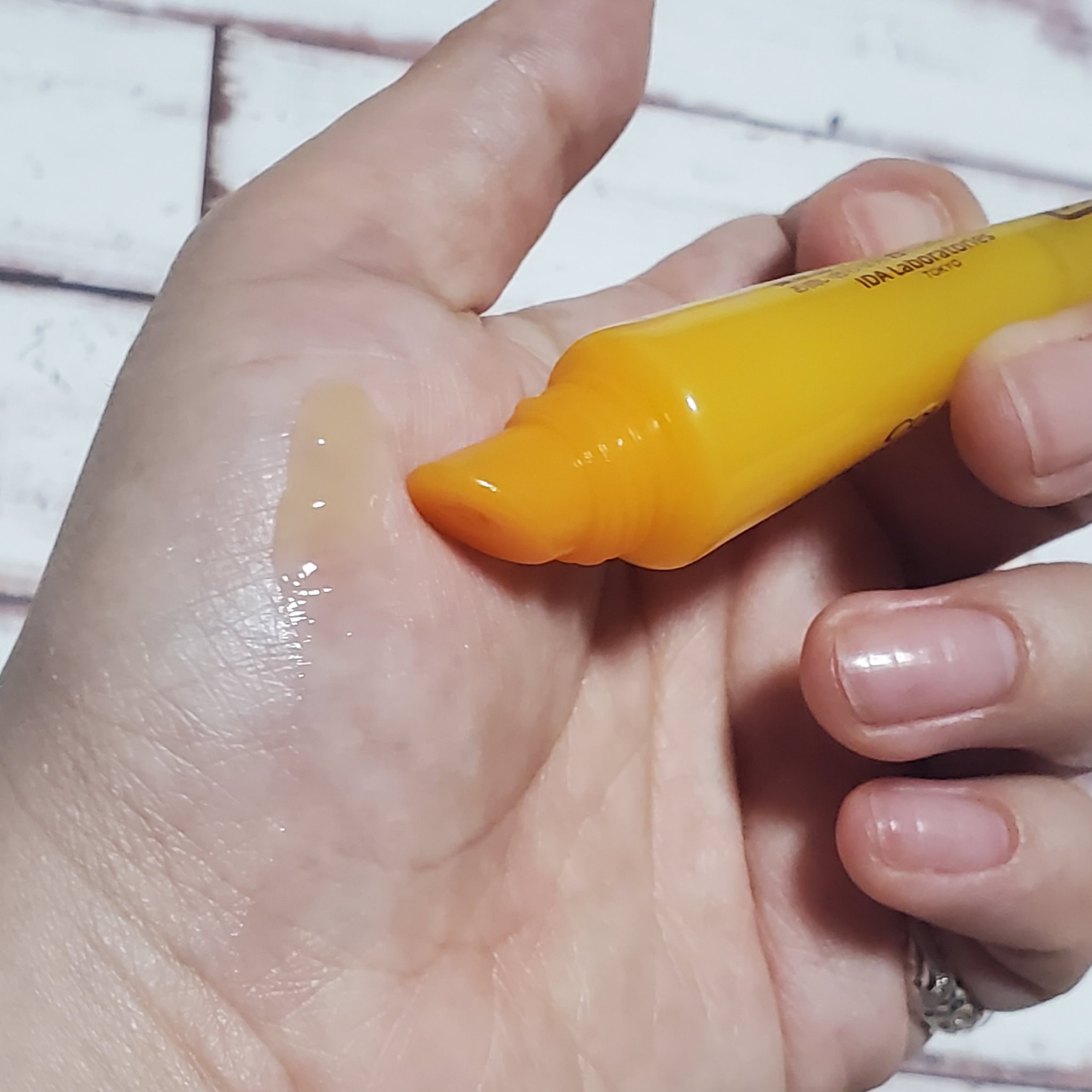 ハニーフルリップ HM/カントリー&ストリーム/リップ美容液を使ったクチコミ（2枚目）