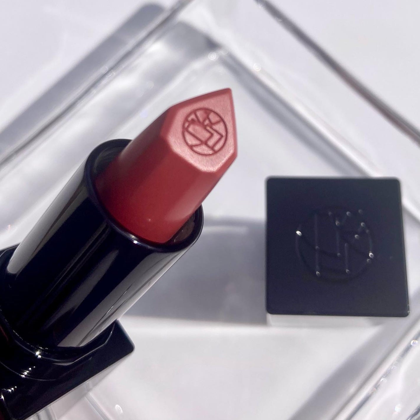 キヌ ルージュ マット/shu uemura/口紅を使ったクチコミ(6枚目)