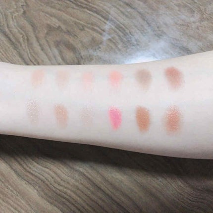 バレンタインボックス3ローズモーメント/VAVI MELLO/アイシャドウパレットを使ったクチコミ(4枚目)