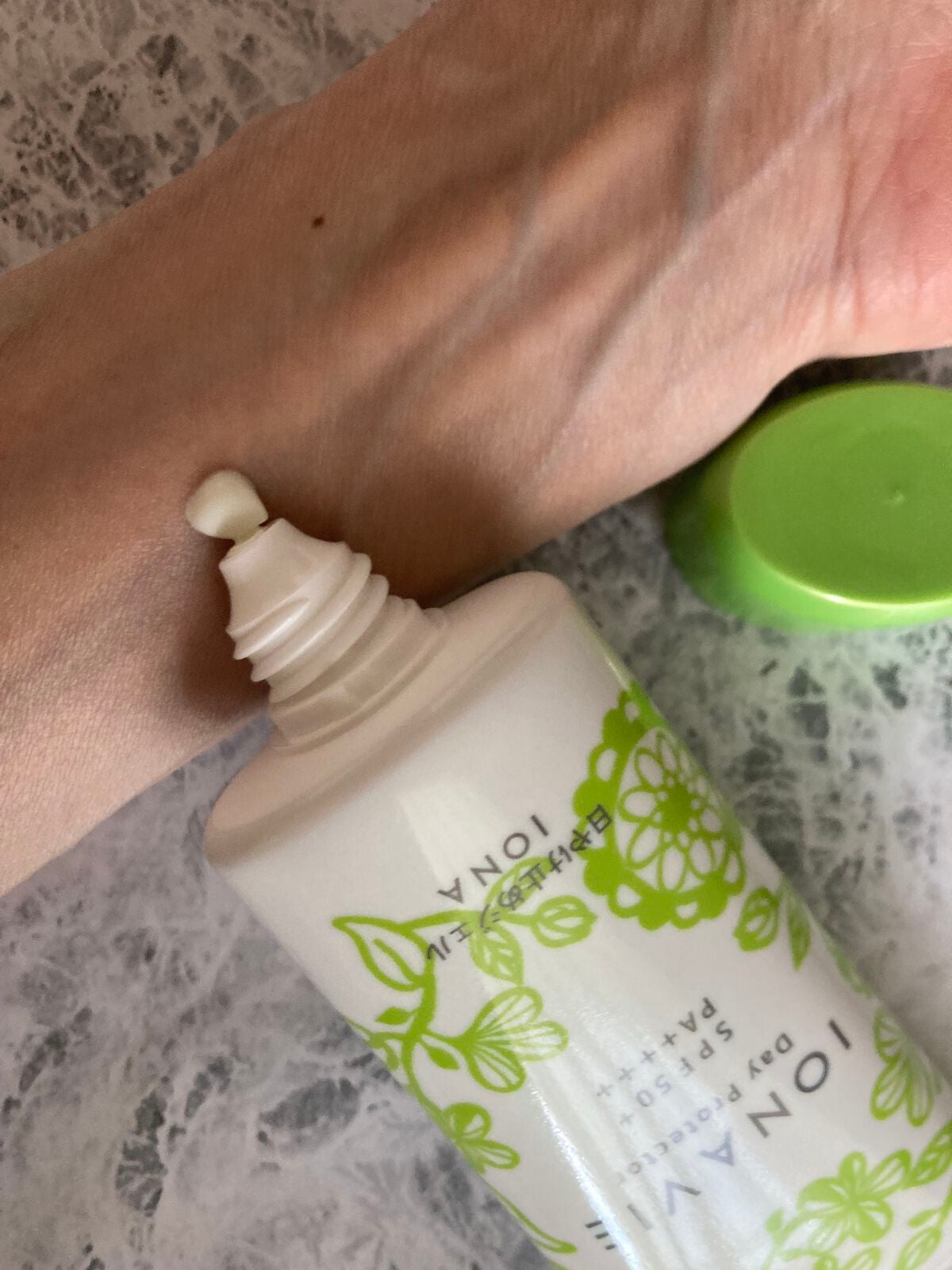 デイ プロテクター FB/イオナヴィー/日焼け止めジェルを使ったクチコミ(5枚目)