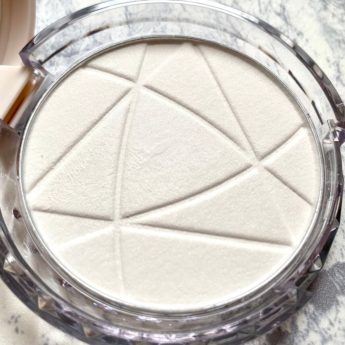 毛穴レスパウダー/CEZANNE/プレストパウダーを使ったクチコミ(5枚目)