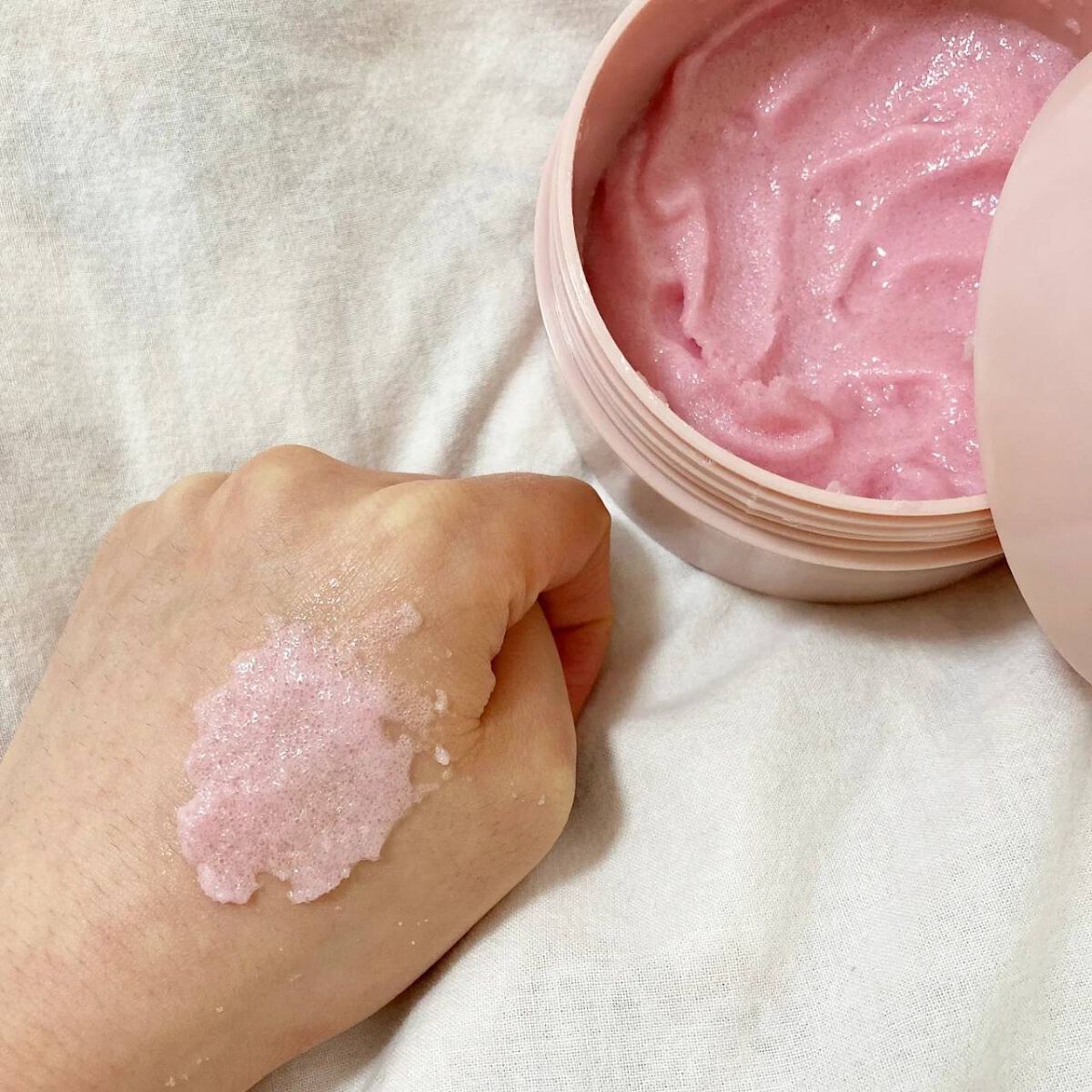 Q+Me スウィート ボム タラソ スクラブ/AGARISM/バストケア・ヒップケアを使ったクチコミ（3枚目）