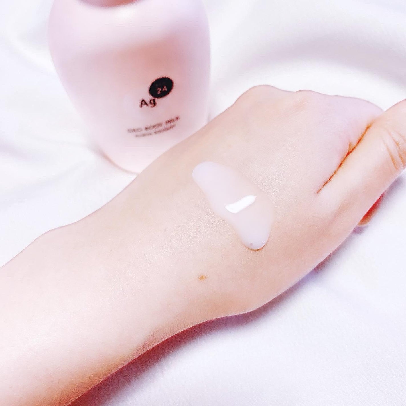 デオドラントボディミルク フローラルブーケ/エージーデオ24/ボディミルクを使ったクチコミ(2枚目)