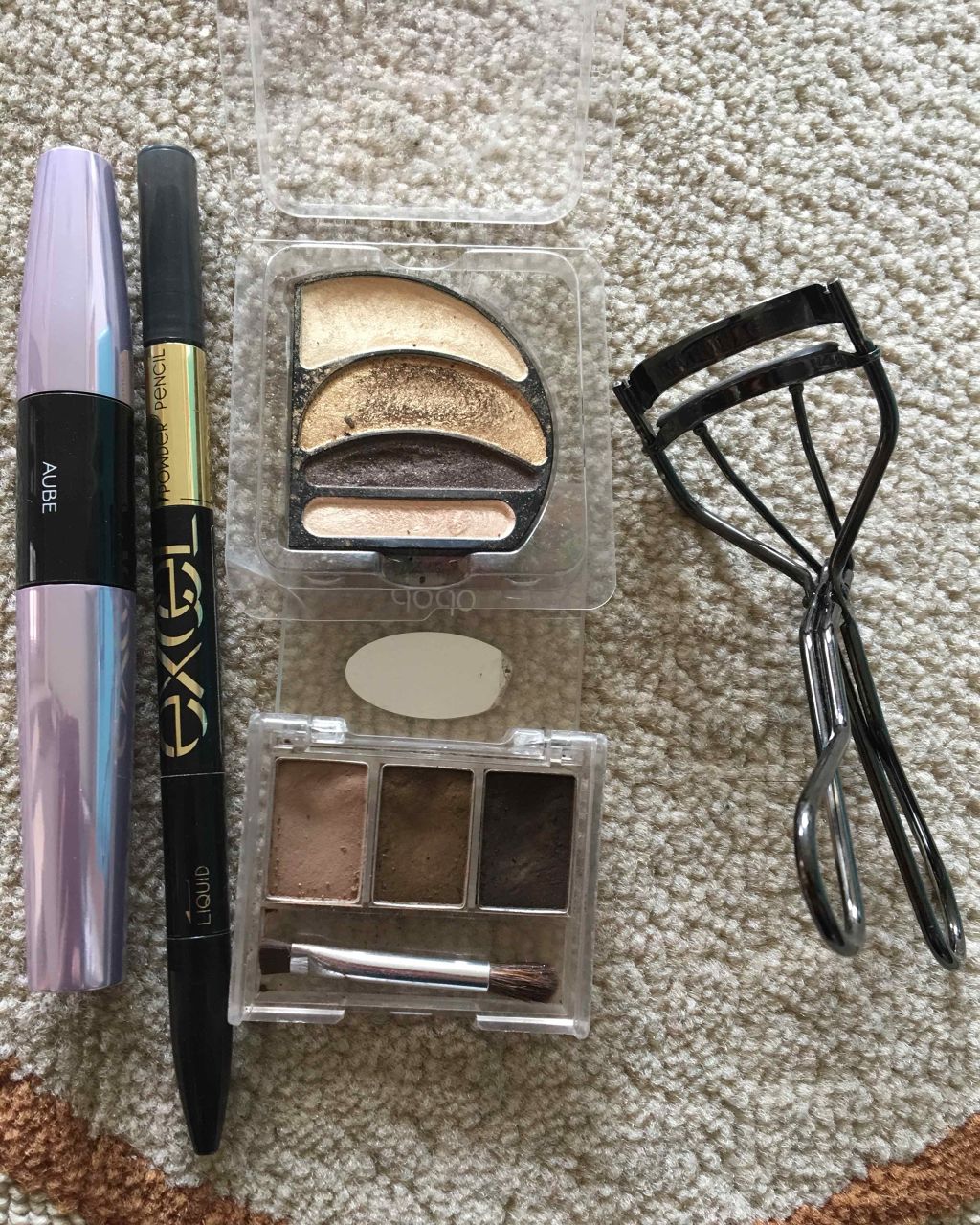 ゆーさん on LIPS 「ビューラこれはなぜかぬけていくー……マスカラ、眉毛のはこれで満..」(1枚目)