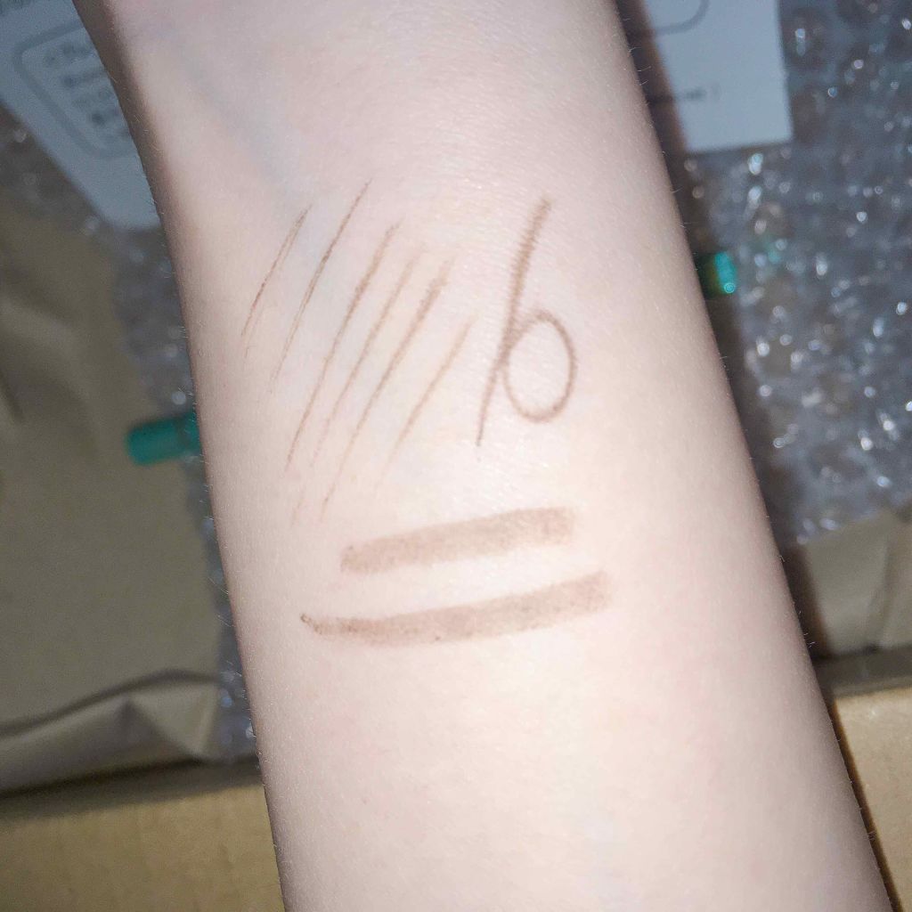 「密着アイライナー」クリームペンシル/デジャヴュ/ペンシルアイライナーを使ったクチコミ（1枚目）