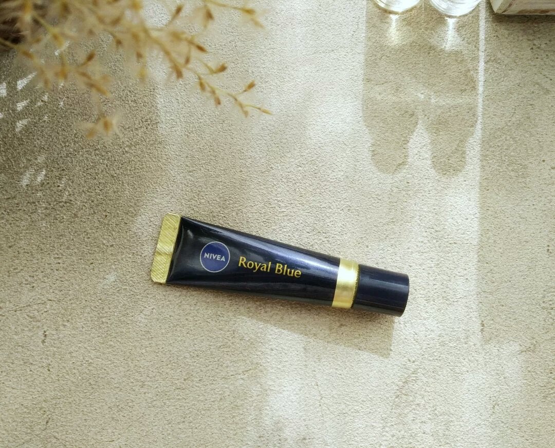 ニベア ロイヤルブルーリップ 濃密美容ケア/ニベア/リップ美容液を使ったクチコミ(1枚目)