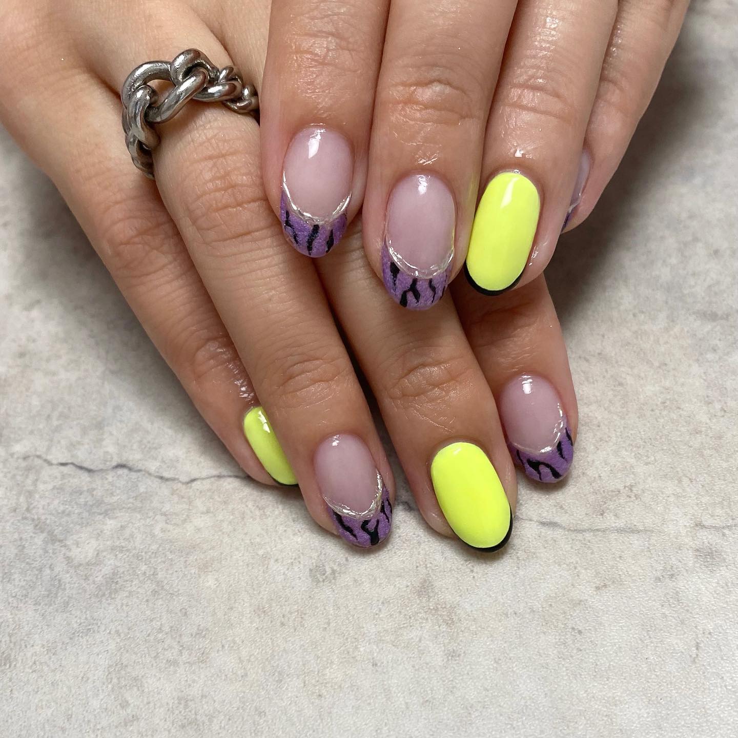 #ゼブラネイル,#もこもこネイル,#ネオンカラーネイル,#ジェルネイル,#推しネイル,#お友達ネイル,#アニマル柄ネイル,#先端フレンチネイル,#個性派ネイルのネイルデザイン