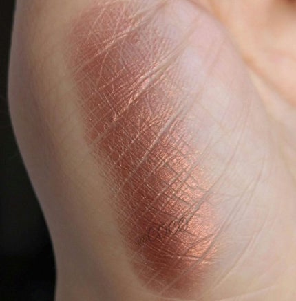 シングルアイシャドー/NARS/単色アイシャドウを使ったクチコミ(2枚目)