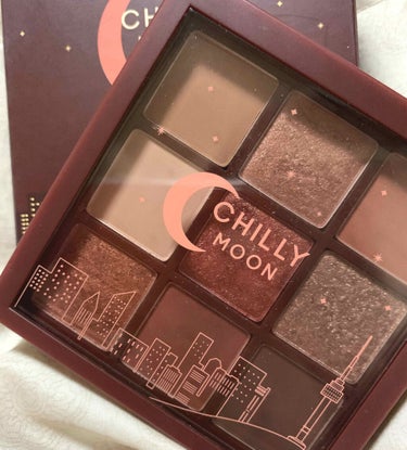 ----ETUDE HOUSE  PlayColorEyes CHILLY MOON----

韓国で発売されたと知った時すぐ購入していたこのチリームーンが日本でも発売されると知って撮ってみました☺︎
