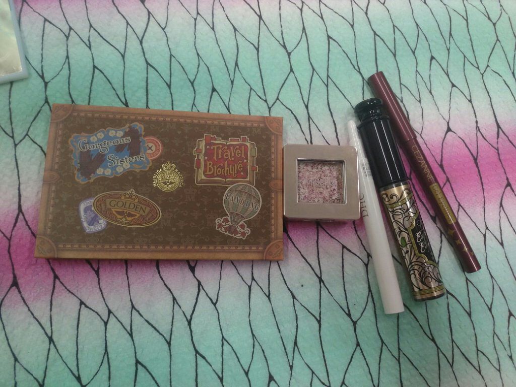 DHC アイブローパーフェクトプロ(ペンシル)のクチコミ「いい天気だから、オレンジカラーを優しく。涙袋はこう作るのよ！あと
どこかピクニックしたいわ〜っ.....」（1枚目）