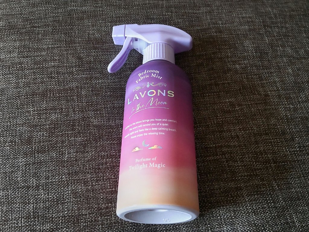 トゥザムーン ベッドルーム＆ファブリックミスト トワイライトマジックの香り 300ml/ラボン/ファブリックミストを使ったクチコミ（1枚目）