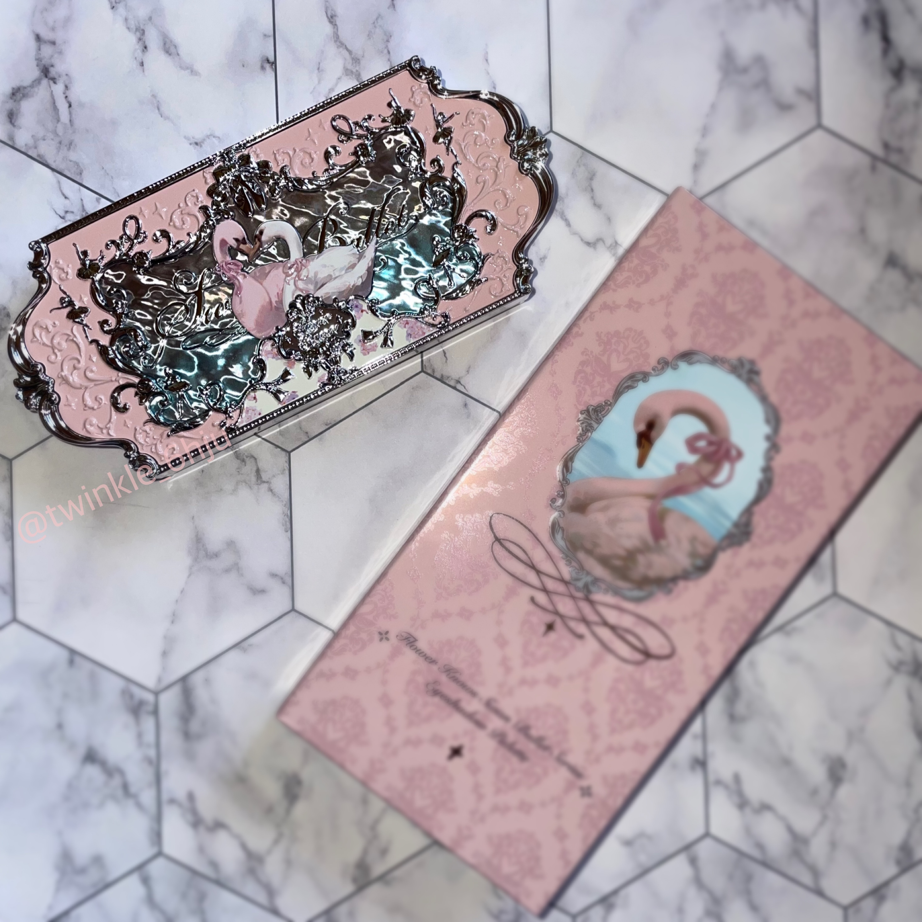 フラワーノーズスワンバレエシリーズ アイシャドウパレット 03 ピンクスワン/FlowerKnows/アイシャドウパレットを使ったクチコミ（1枚目）