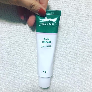 VT シカクリーム VT CICA CREAM🟢

デリケートな肌の基礎体力を高めてくれる鎮静＋保湿＋水分強化クリーム✨
肌を鎮静し水分障壁を強化するVT独自成分のシカリオ™配合
保湿膜をレイヤリングし