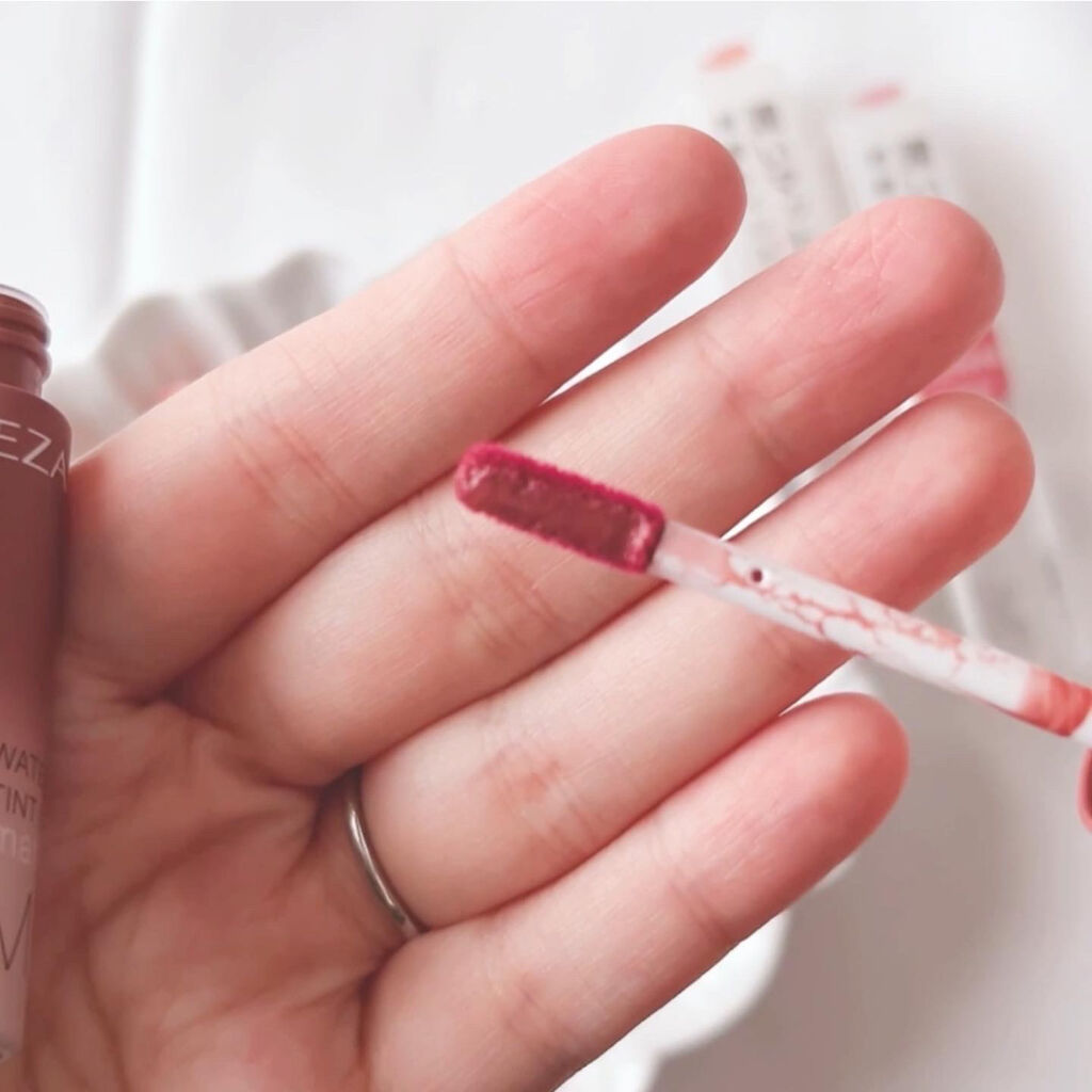 ウォータリーティントリップ マット/CEZANNE/リップティントを使ったクチコミ（3枚目）