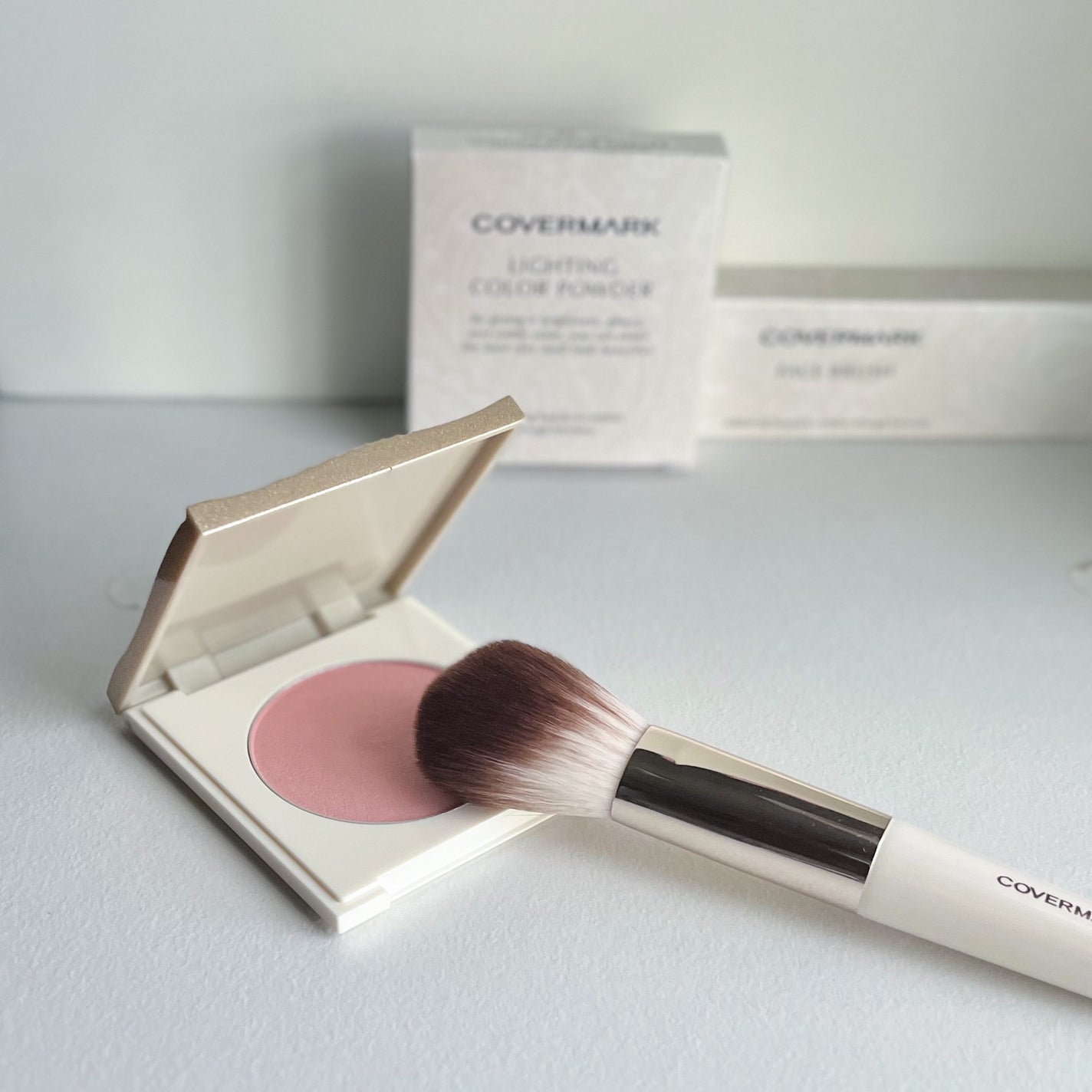 カバーマーク ライティング カラー パウダー/COVERMARK/パウダーチークを使ったクチコミ(1枚目)