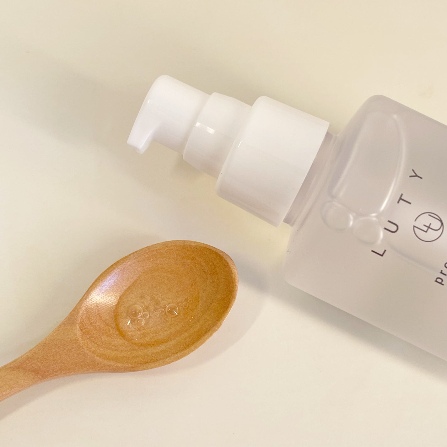 ルーティー プロテクトジェル/LUTY/アウトバストリートメントを使ったクチコミ(1枚目)