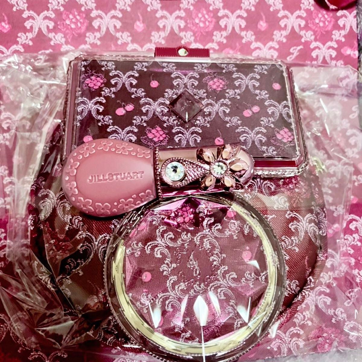 ジルスチュアート ミッドナイトチェリー コレクション/JILL STUART/メイクアップキットを使ったクチコミ(2枚目)