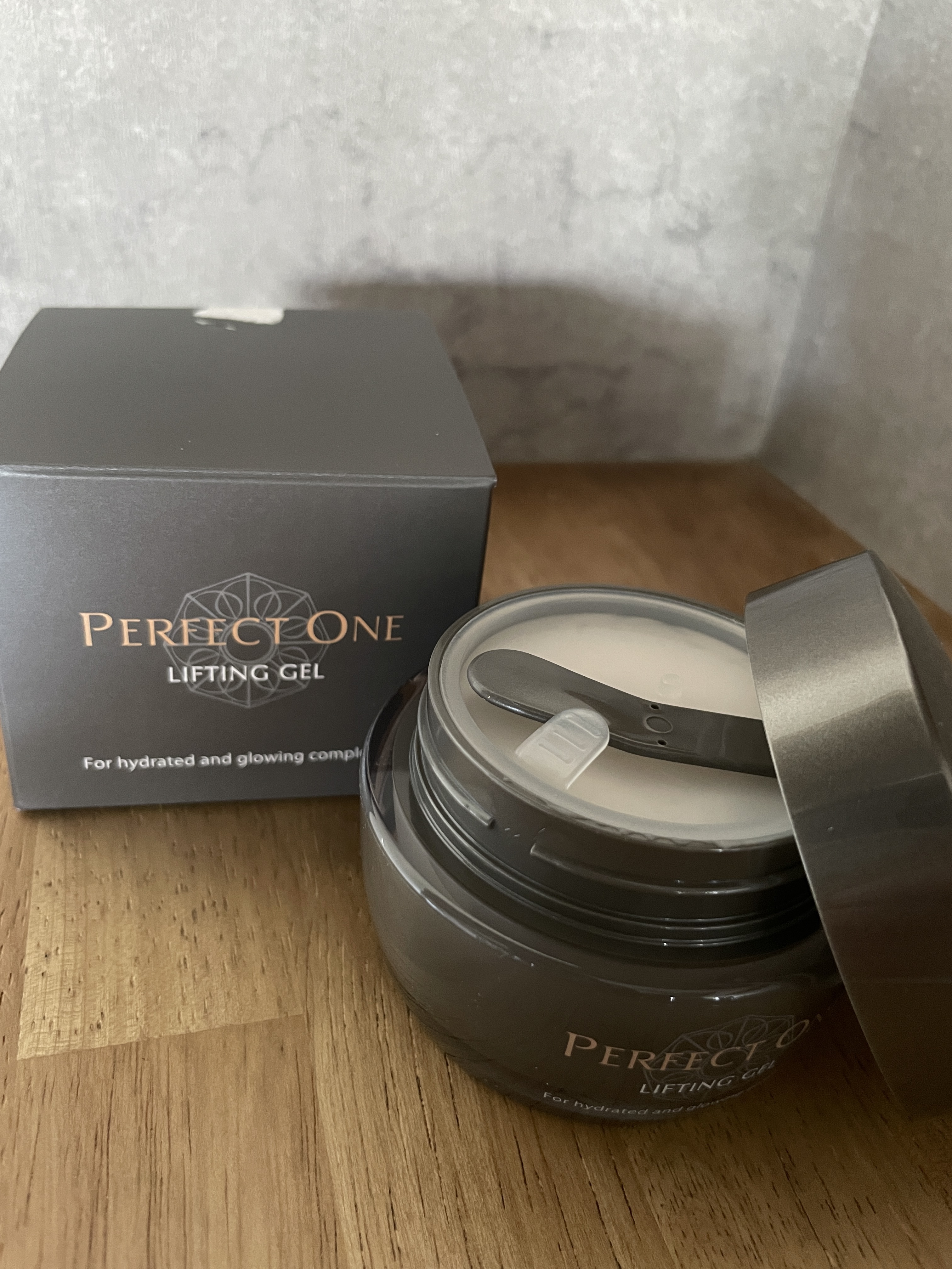 パーフェクトワン リフティングジェル/パーフェクトワン/オールインワン化粧品を使ったクチコミ（1枚目）