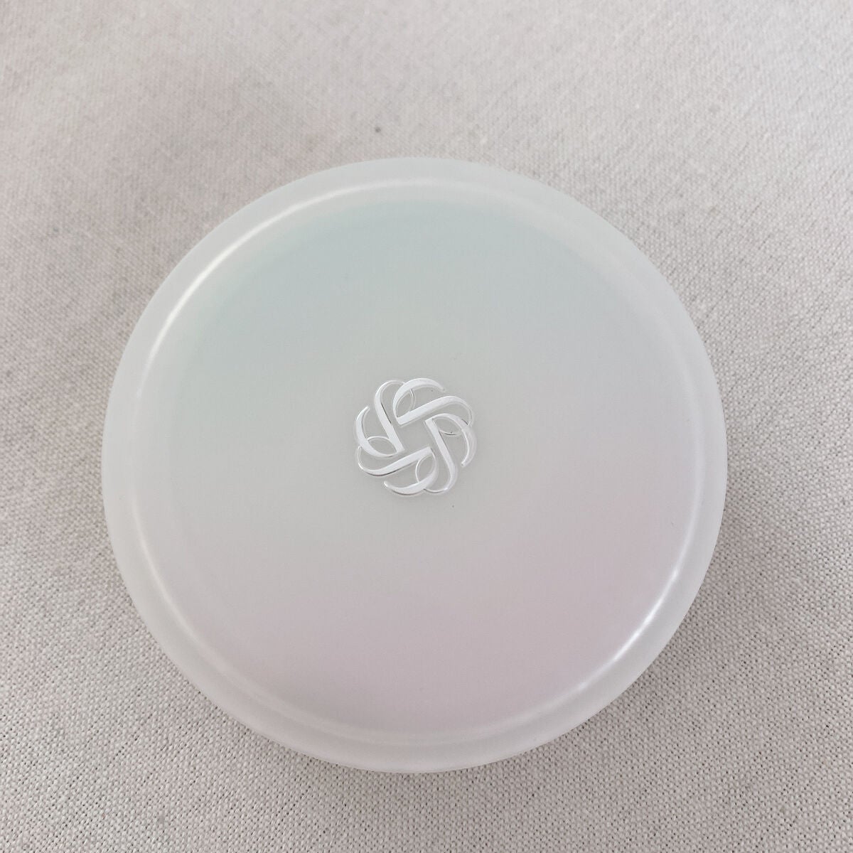 AQ オーラ リフレクター/DECORTÉ/プレストパウダーを使ったクチコミ(3枚目)