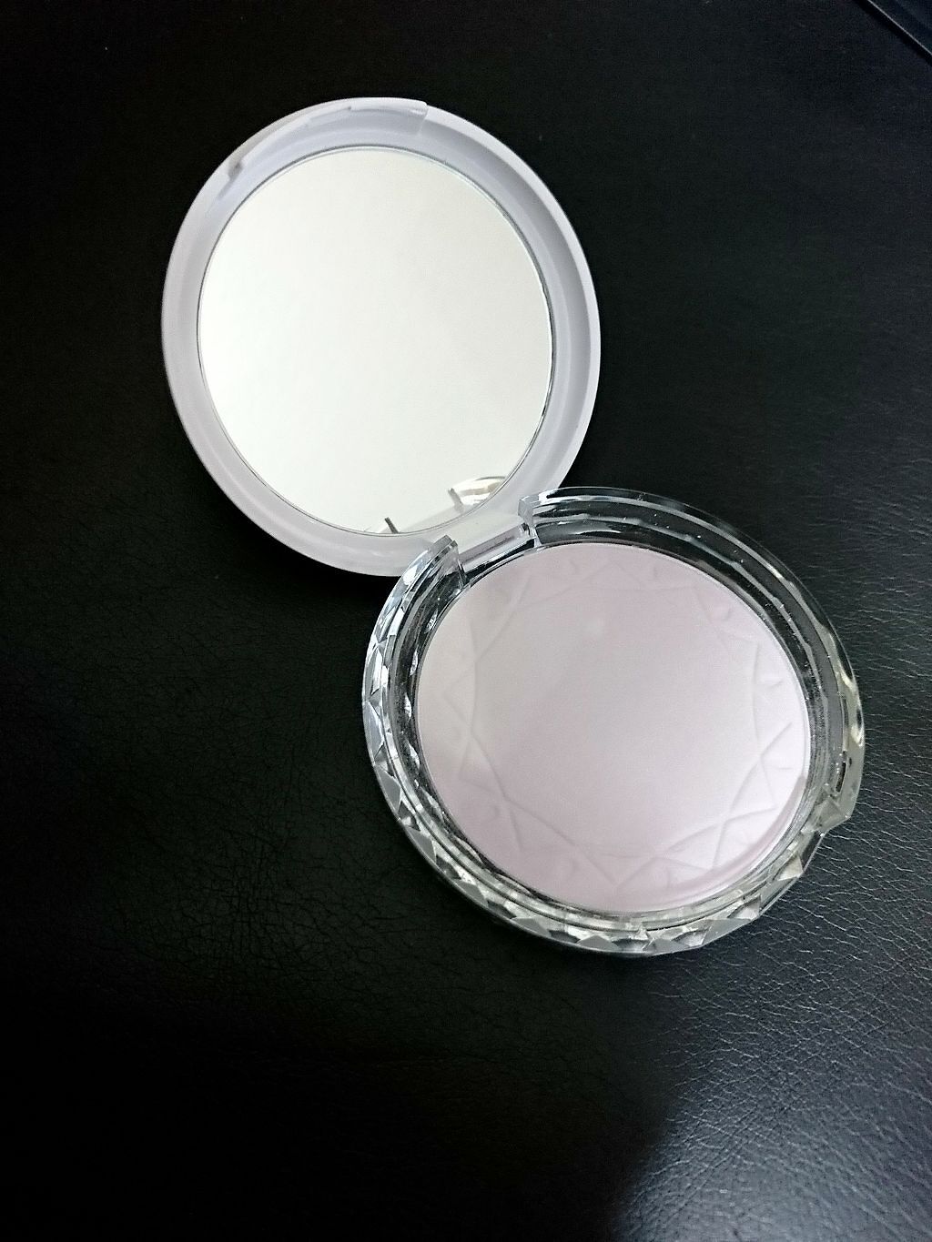 UVクリアフェイスパウダー/CEZANNE/プレストパウダーを使ったクチコミ(3枚目)