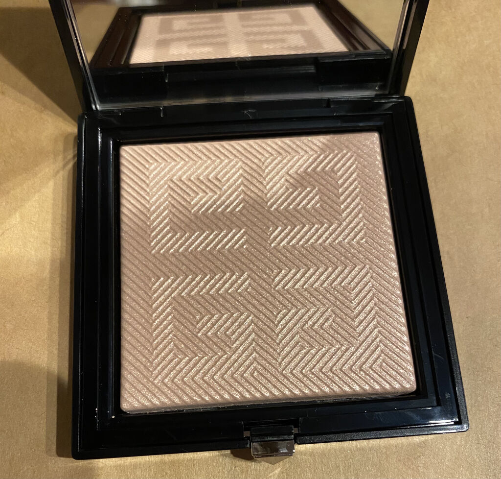 タン・クチュール・シマー・パウダー No.01 シマー・ピンク / GIVENCHY