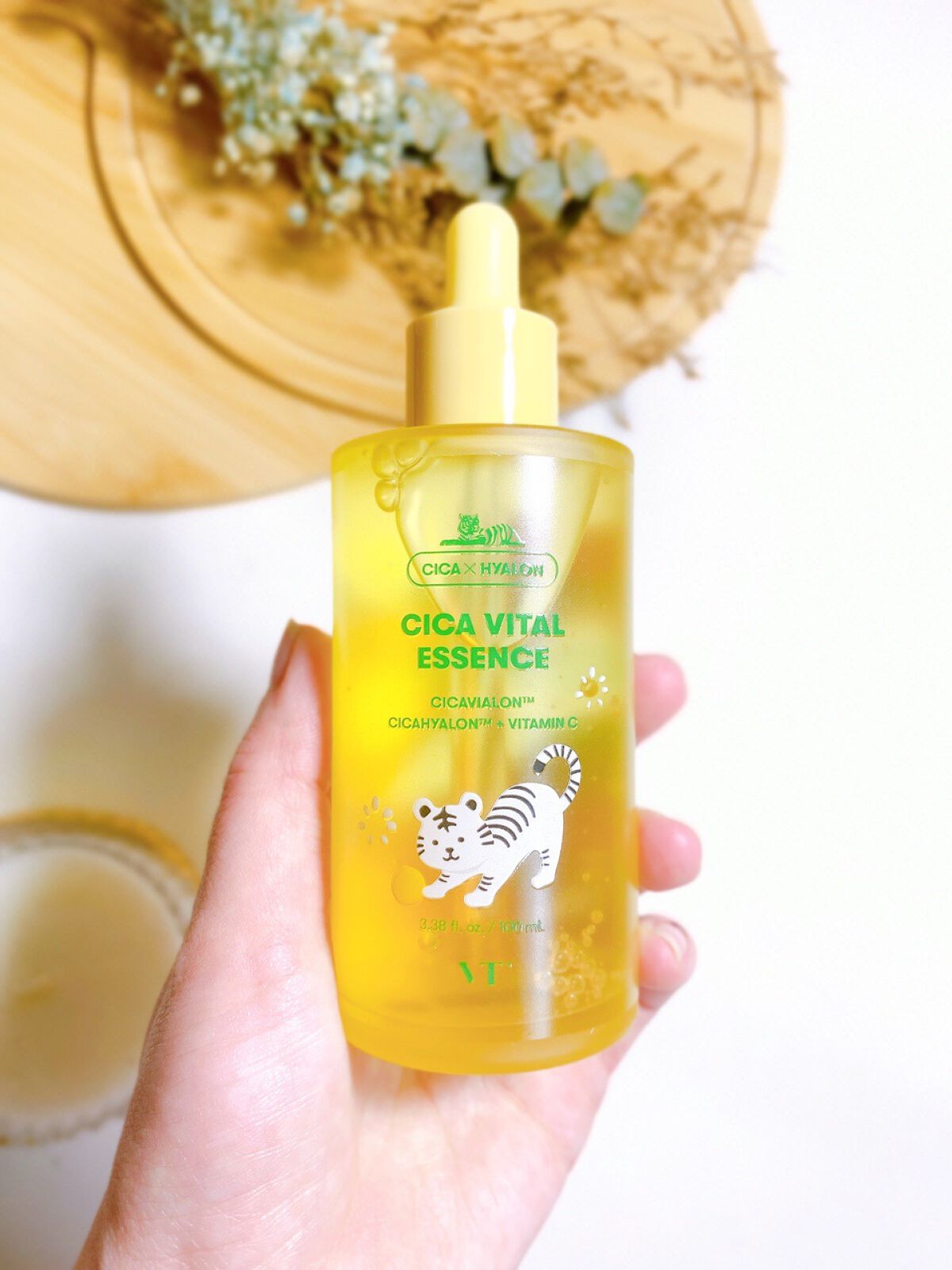 シカバイタル エッセンス/VT/美容液を使ったクチコミ(4枚目)