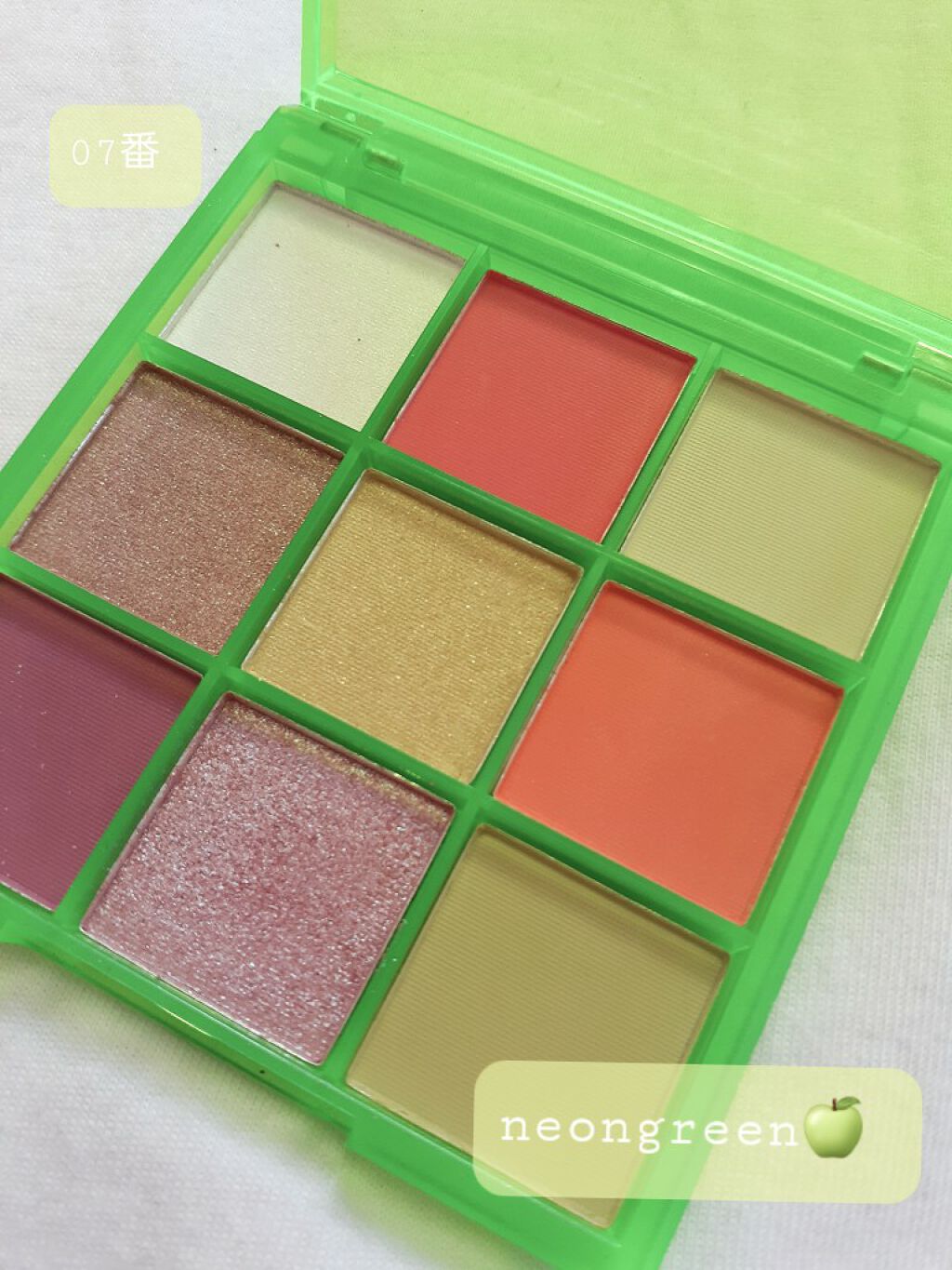 UR GLAM BLOOMING EYE COLOR PALETTE/U R GLAM/アイシャドウパレットを使ったクチコミ(4枚目)