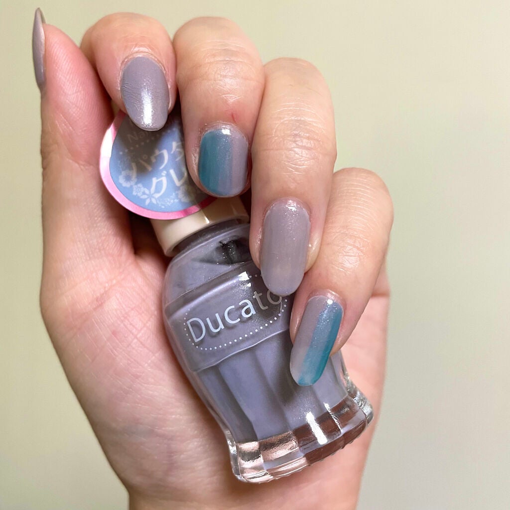 な。 on LIPS 「ネイル備忘録💅久々すぎます…爪が薄くなったり仕事が忙しくなった..」(1枚目)