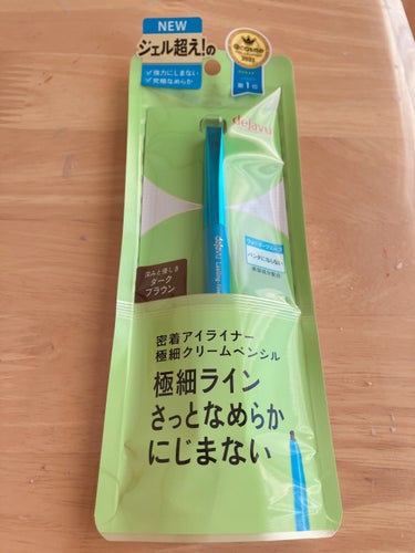 【デジャヴュ 「密着アイライナー」極細クリームペンシル ダークブラウン】



デジャビュ様よりいただきました！ありがとうございます😊



普段CANMAKEのジェルライナーを愛用していますが、こちらも手の甲に描くと同じようにスルスルと描けます。



ですが、目に描いた時、デジャビュの方が少し発色が悪く描きにくかったです😖下地とかを塗った上から描くと描きにくいかも、、



キャンメイクの方が下地の上から描いてもしっかりと描けるので、描きやすさ、発色の良さと言った点ではキャンメイクが上だなと感じました。



ただCANMAKEと比べて芯が細いので、目元に描きやすいのがとても魅力的に感じました！！



また、滲みにくさもとてもいいです😆



私が使用した時は、1日使用すると色味は薄くなりましたが、残ってました！



※追記 目に描いたあと、パウダーをつけるとすごく落ちにくかったです！！キャンメイクより落ちにくいかも？



細くて描きやすいのでナチュラルメイクの日やアイラインの形の修正に大活躍しそうです😊



#PR #デジャヴュ #LIPSプレゼントの画像 その0