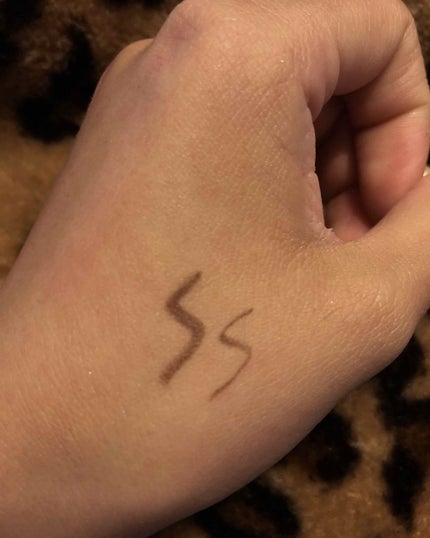 プリオール 美リフトアイライナーのクチコミ「プリオールのアイライナー✨
するするかけて太くも細くもかける👌
12時間以上もちました🐶
.....」(2枚目)