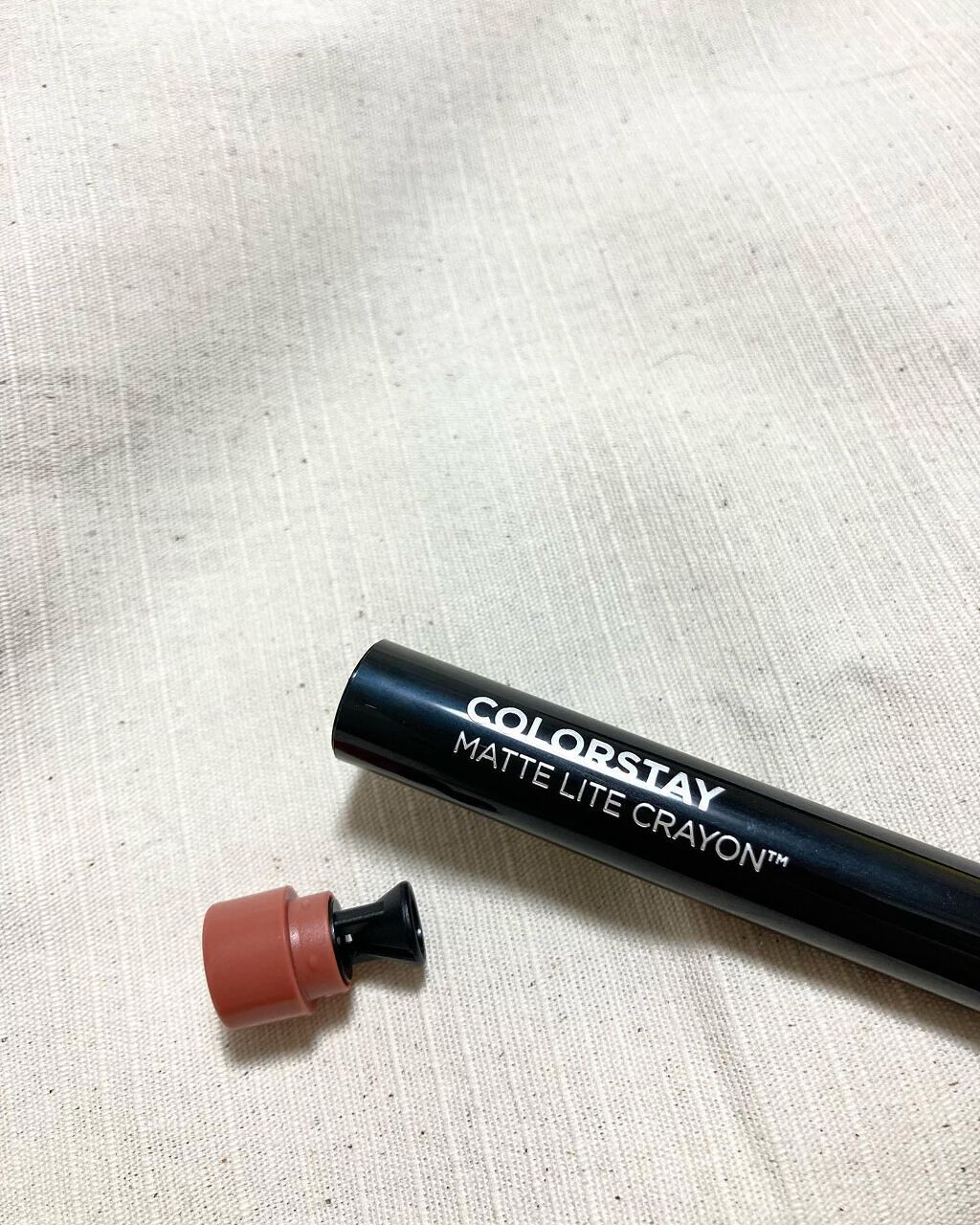 レブロン カラーステイ マット ライト クレヨン/REVLON/口紅を使ったクチコミ（3枚目）