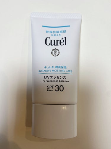 キュレル　潤浸保湿　UVエッセンス
を試してみました。

SPF30・PA++
肌荒れ・カサつきをくり返しがちな乾燥性敏感肌に、セラミドケア※1できるUVエッセンスです。

紫外線・乾燥から肌を守り、消