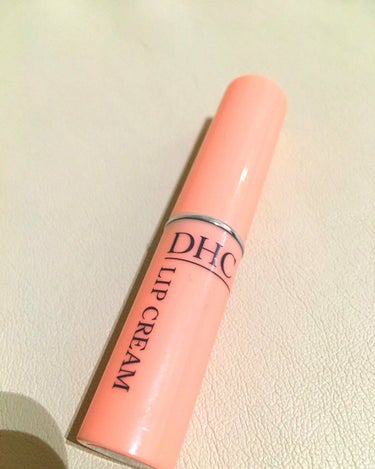 DHC 薬用リップクリーム

安定のDHCリップ😊
長く潤うのでいつも使ってます！！