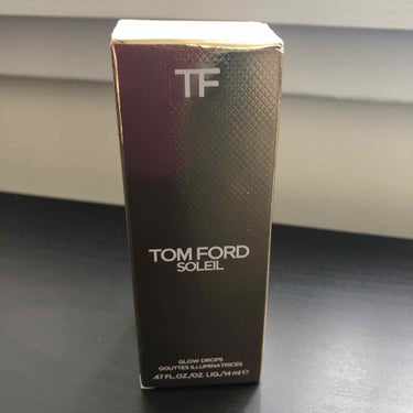 今日はちょっと残念だったことを。
あるサイトでTom FordのSoleil Glow Highlighter & Blush Stickを買ったんですね。
待ってたら届いたのがコレです。
Glow D