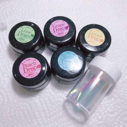 なかやまちえこ on LIPS 「夏の貝殻ネイル🐚⠀#youtubeライブしながら施術しました!..」(3枚目)