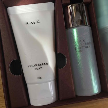 RMK ベーシック スキンケアキット 2018のクチコミ「RMKのベーシックスキンケアセット（限定）を購入しました。

こちらは2,500円で人気の商品.....」（2枚目）