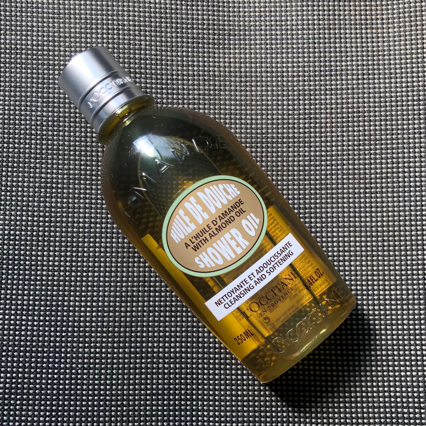 アーモンド モイスチャライジングシャワーオイル/L'OCCITANE/ボディソープを使ったクチコミ(2枚目)
