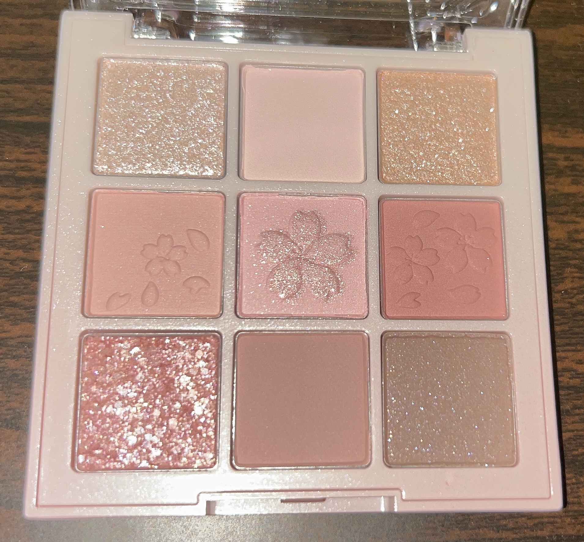 シャドウパレット ロマンティックブロッサム/dasique/アイシャドウパレットを使ったクチコミ（2枚目）