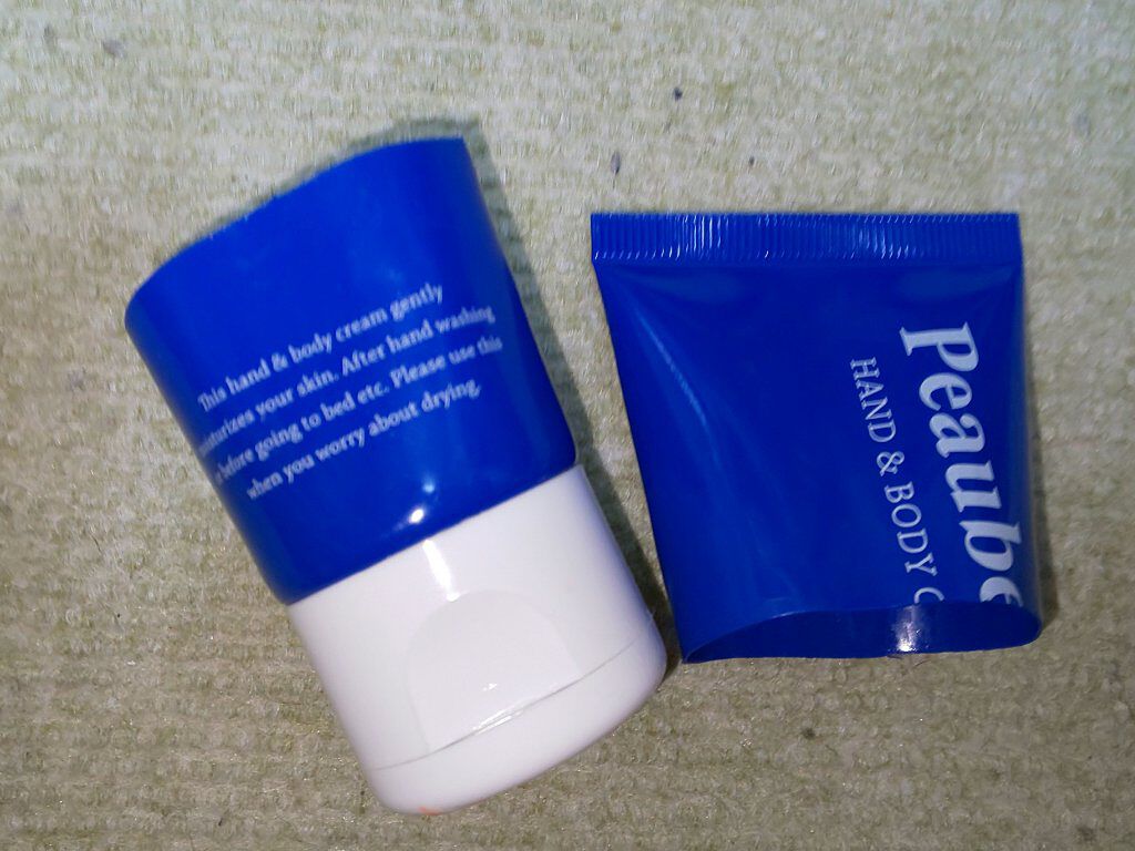 キャンドゥ Peaubelle ハンド&ボディクリームのクチコミ「こちらはキャンドゥで購入したPeaubelle ハンド&ボディクリームの使いきりです。
こちら.....」（1枚目）