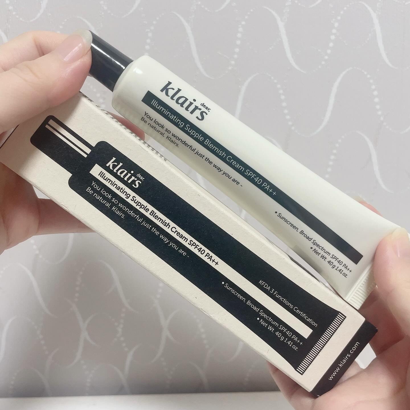 クレアス (@klairs.jp )
イルーミネーティング 
サプル ブレミッシュ クリーム

スキンケア、UVケア、メイクが全部これ1本♡
伸びが良くて、スキンケアクリームみたいに楽ちんに肌に広げられる❣️
すぐに肌に密着して、なめらかで