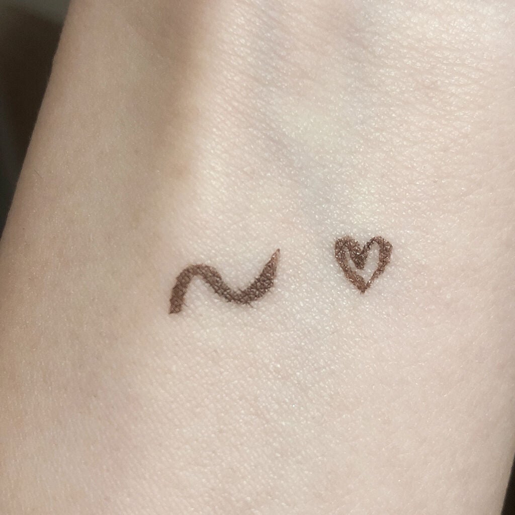 スキルレスライナー/LUMIURGLAS/リキッドアイライナーを使ったクチコミ(2枚目)