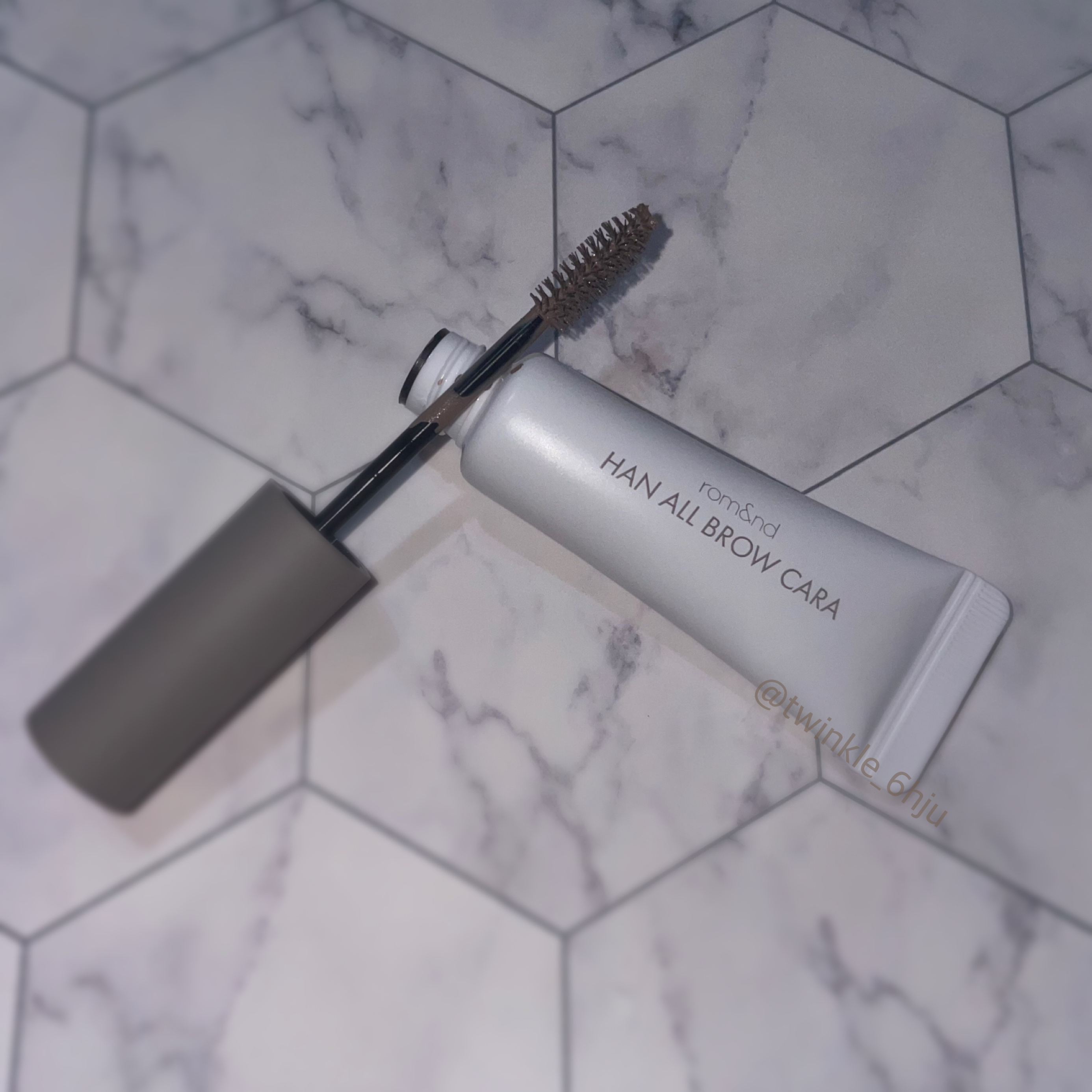 ハンオールブロウカラ/rom&nd/眉マスカラを使ったクチコミ（1枚目）