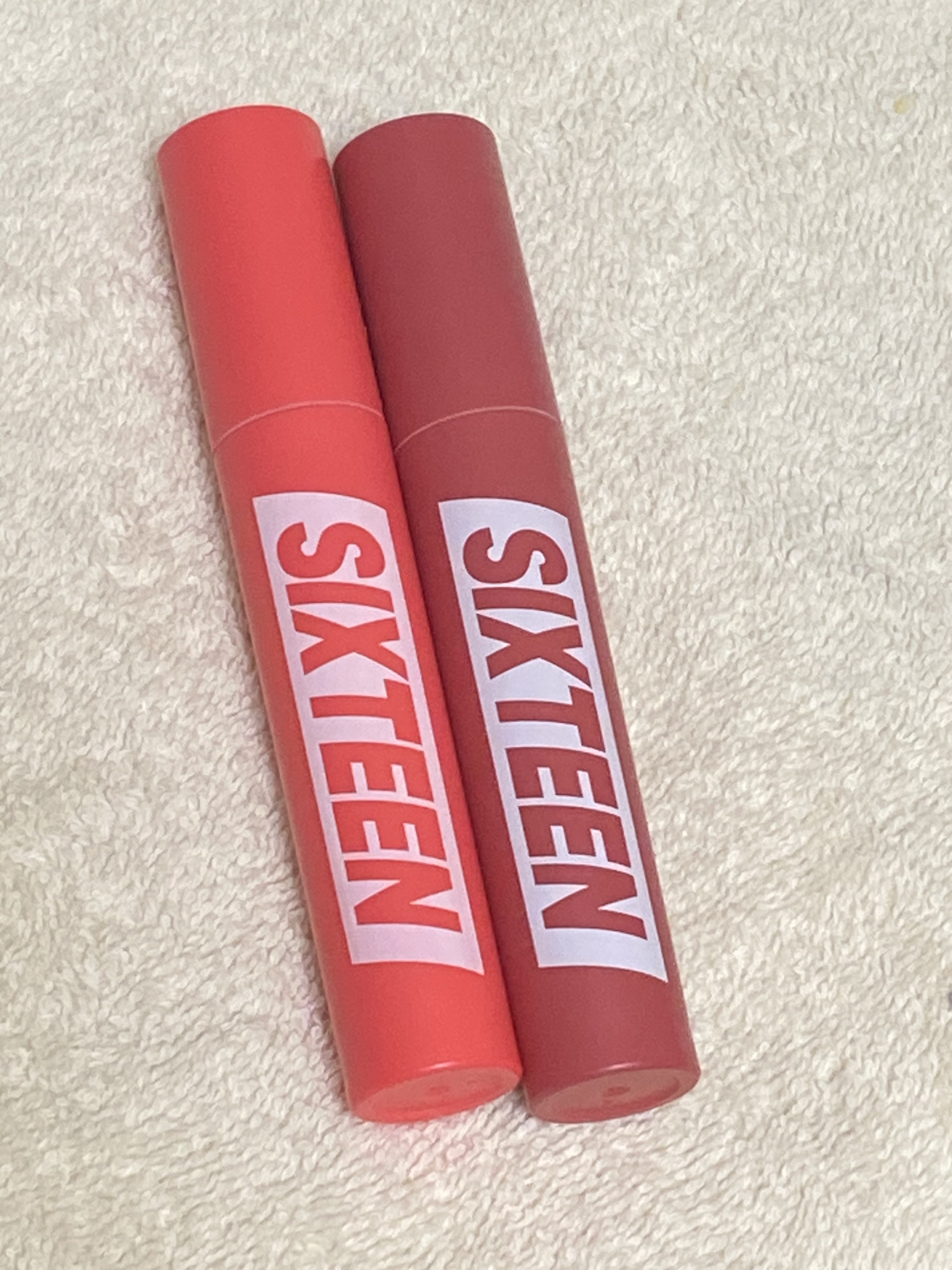 16BRAND FRUIT-CHU TINTのクチコミ「前、近所のイオンで一つ200円で売られていたので思わず購入しました。16BRANDのマット系リ.....」（1枚目）