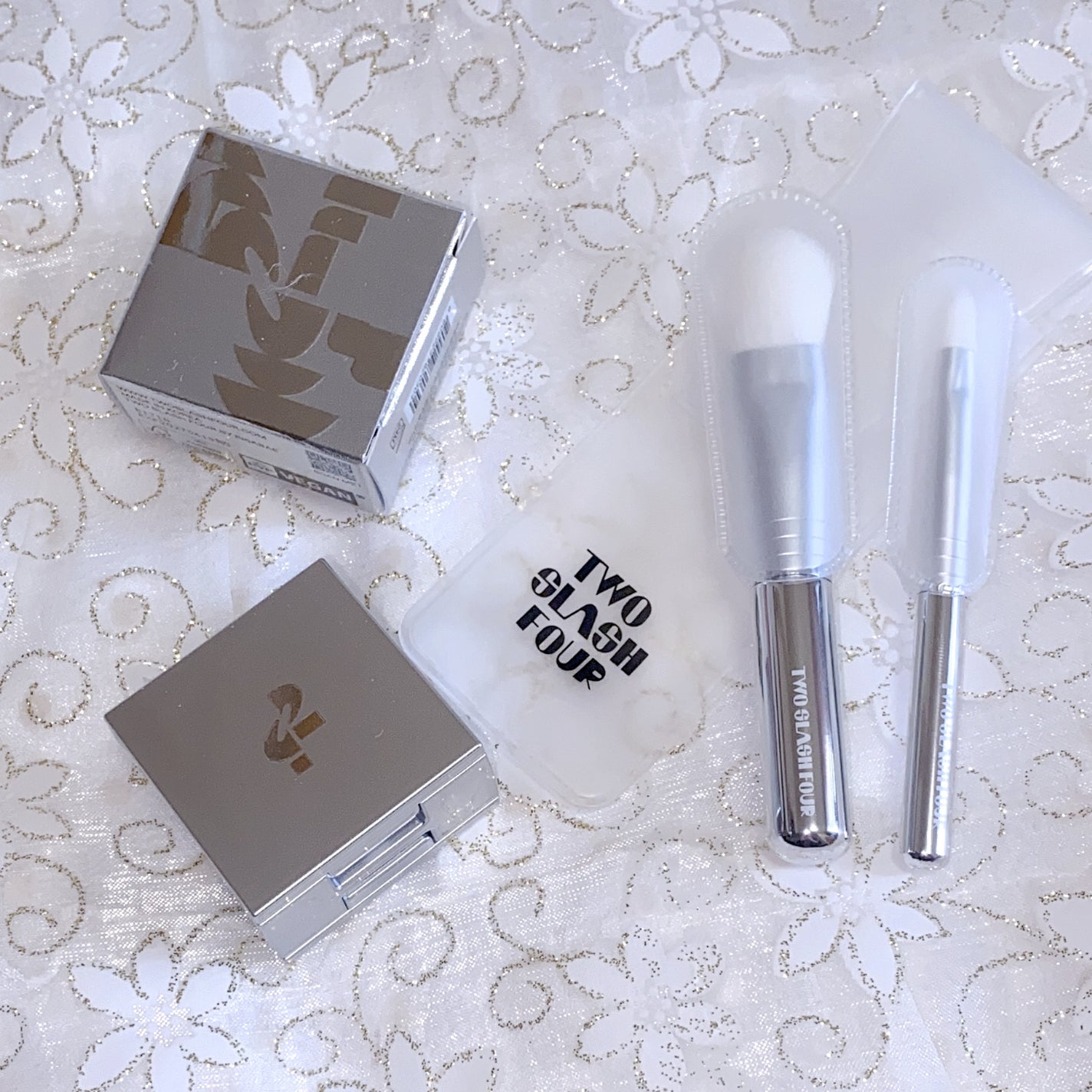 ストロビングフェイスキューブ/TWO SLASH FOUR/ハイライトを使ったクチコミ(7枚目)